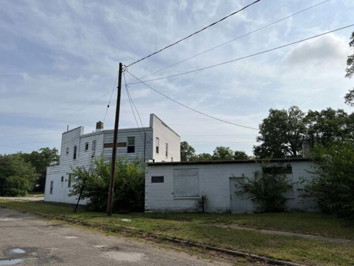 Picture of Home For Sale in Muskegon Heights, Michigan, United States