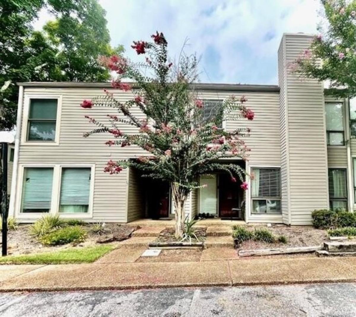 Picture of Home For Sale in Lakeland, Tennessee, United States