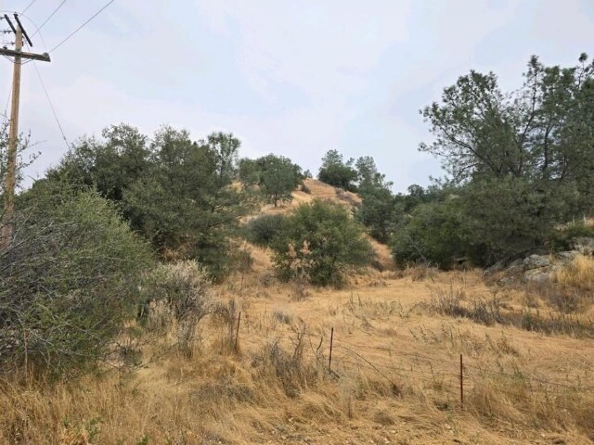 Picture of Residential Land For Sale in Prather, California, United States