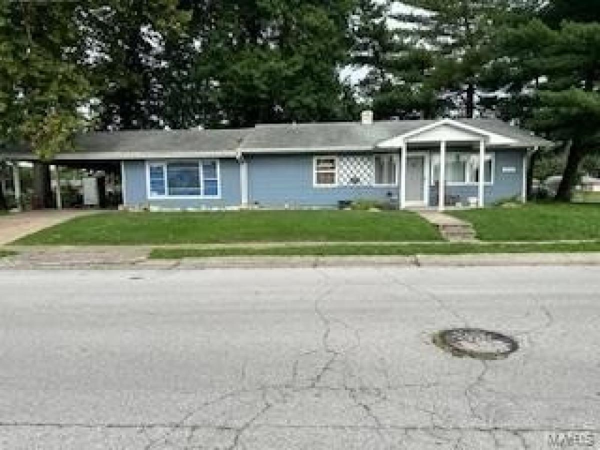 Picture of Home For Sale in Granite City, Illinois, United States