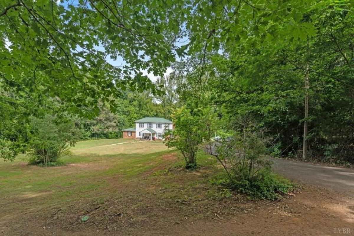 Picture of Home For Sale in Madison Heights, Virginia, United States