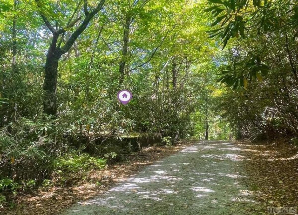 Picture of Residential Land For Sale in Highlands, North Carolina, United States