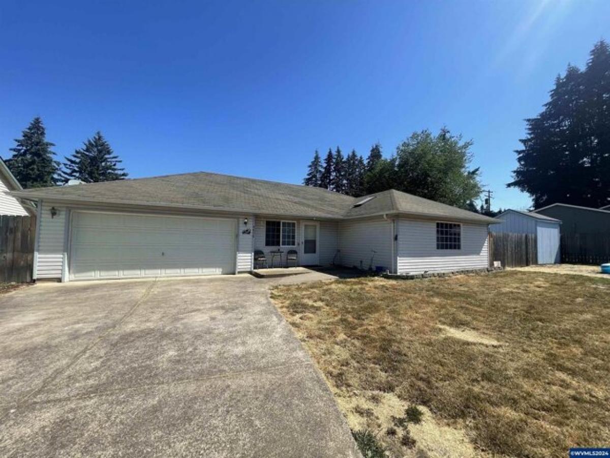 Picture of Home For Sale in Sweet Home, Oregon, United States