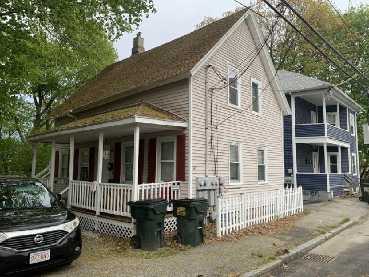 Picture of Home For Sale in Webster, Massachusetts, United States