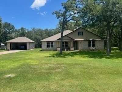 Home For Sale in Cedar Creek, Texas