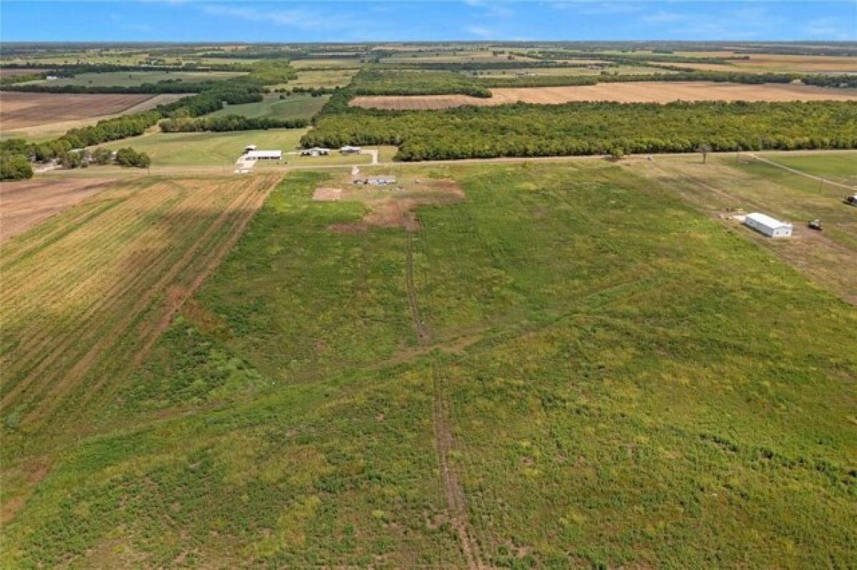 Picture of Residential Land For Sale in Celeste, Texas, United States