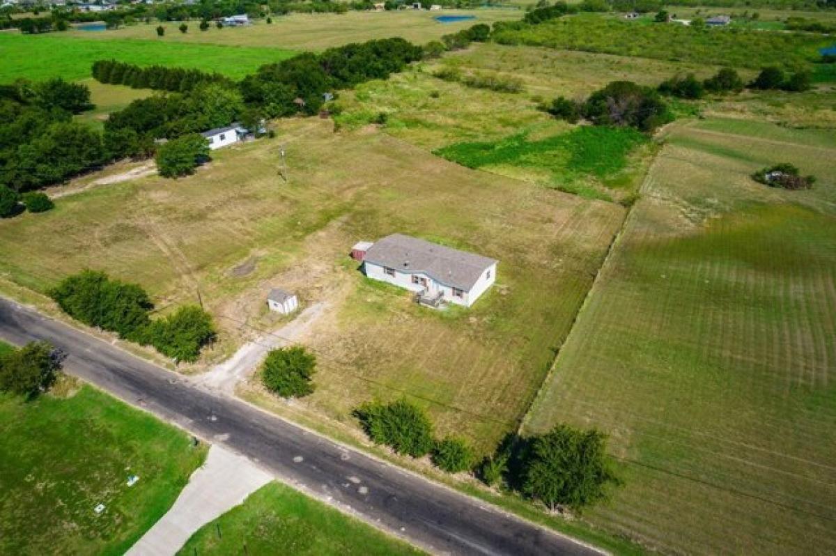 Picture of Residential Land For Sale in Venus, Texas, United States