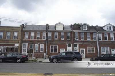 Home For Sale in Queens Village, New York