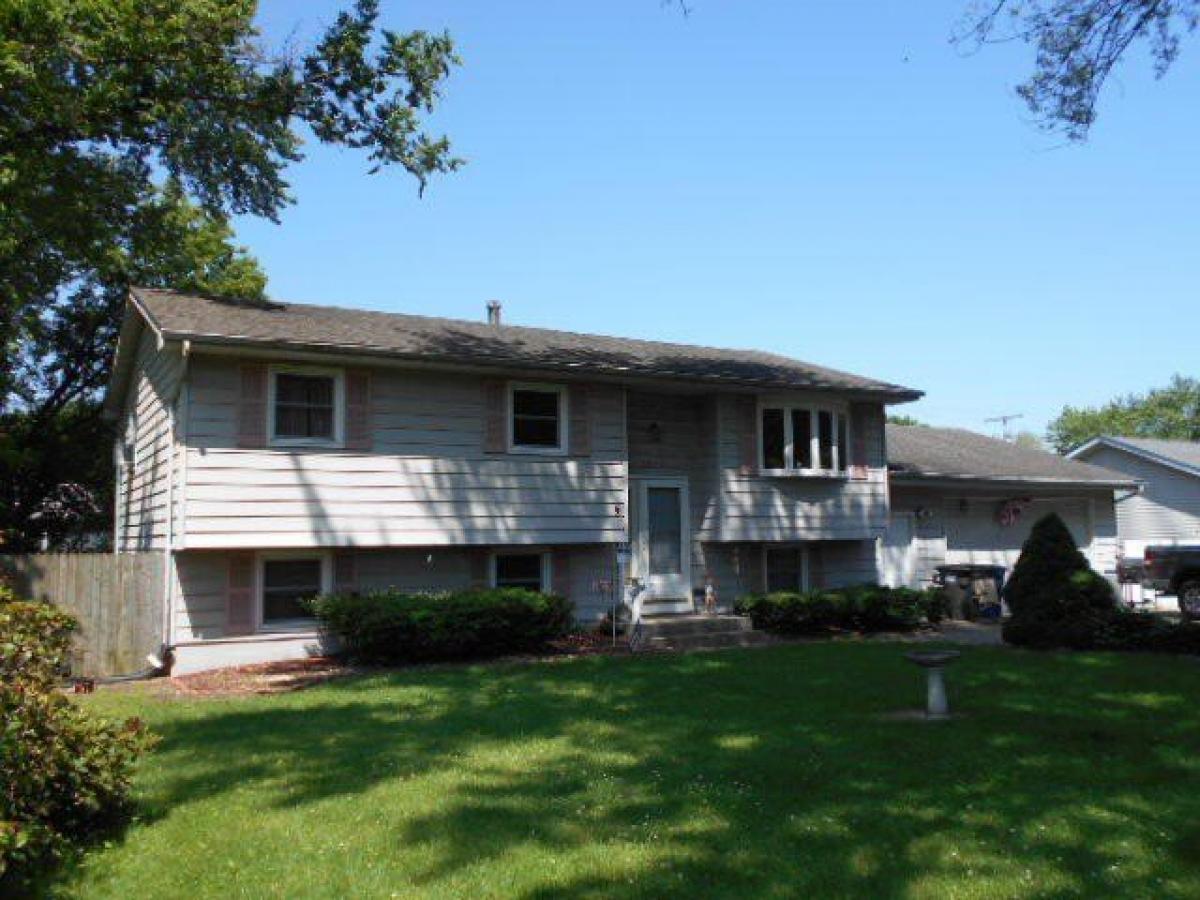 Picture of Home For Sale in Lake Station, Indiana, United States