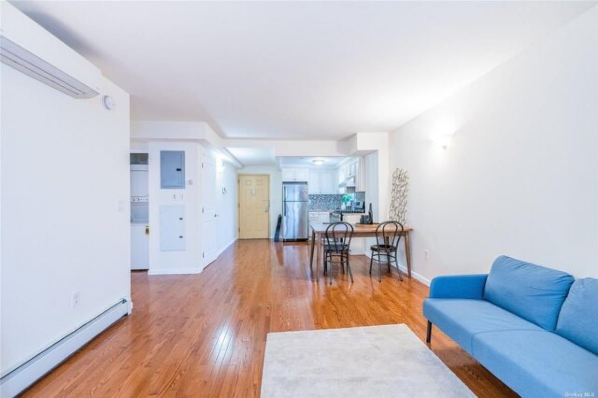 Picture of Home For Sale in Rego Park, New York, United States