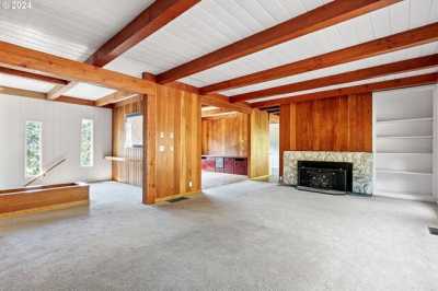 Home For Sale in Pleasant Hill, Oregon