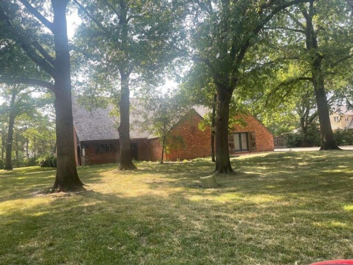 Picture of Home For Sale in Eastborough, Kansas, United States