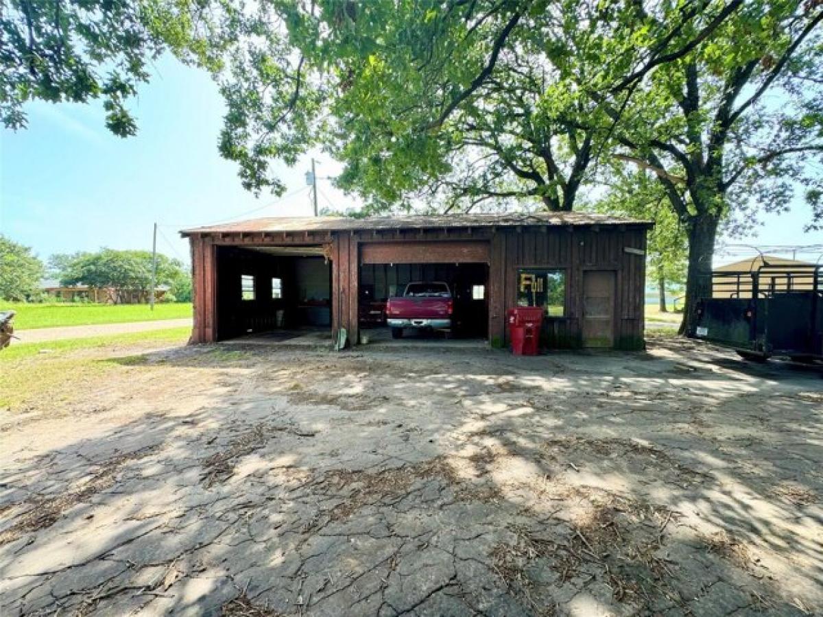 Picture of Residential Land For Sale in Yantis, Texas, United States