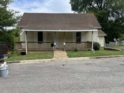 Home For Sale in Fayetteville, Tennessee