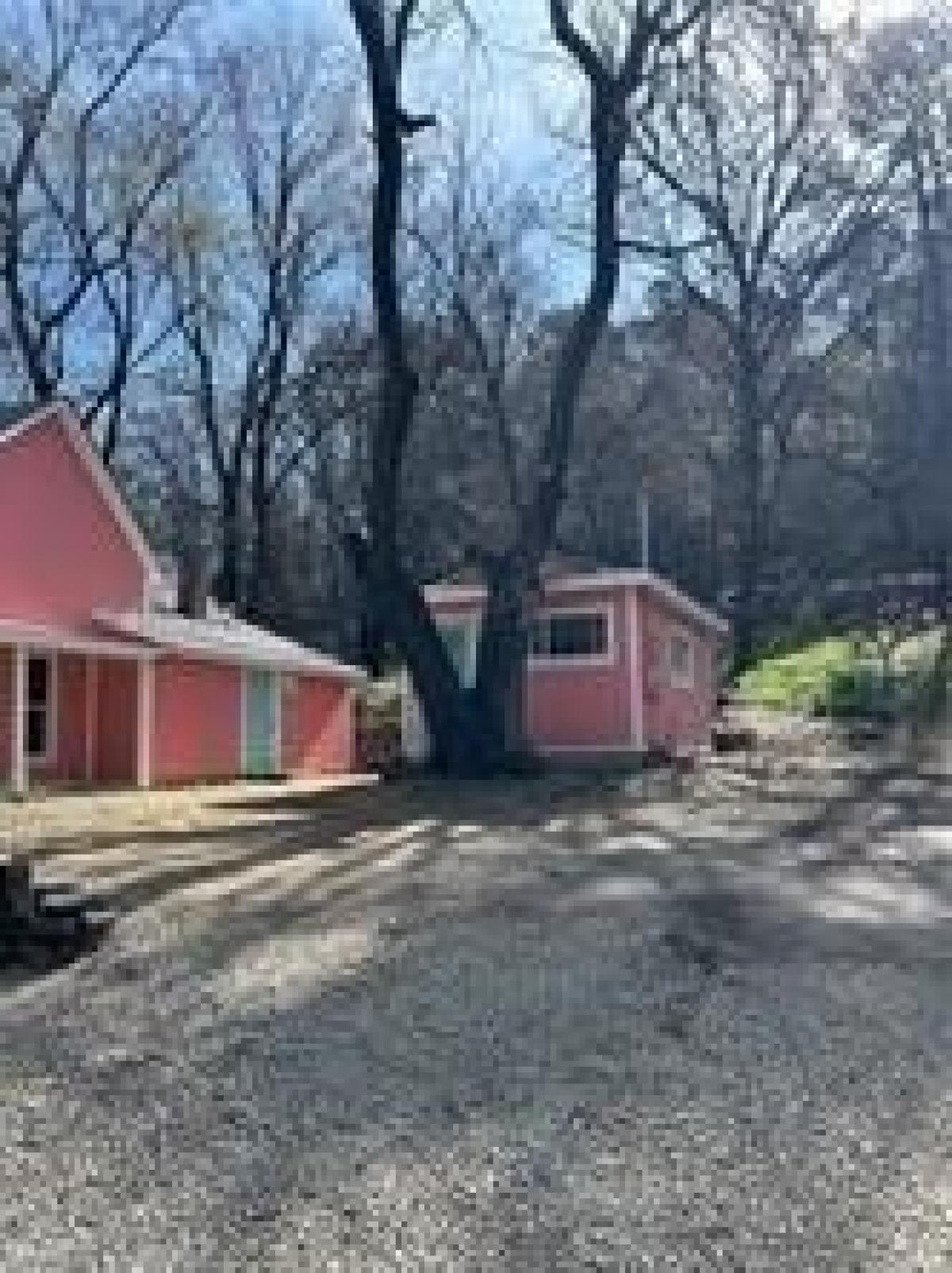 Picture of Home For Sale in Eureka Springs, Arkansas, United States