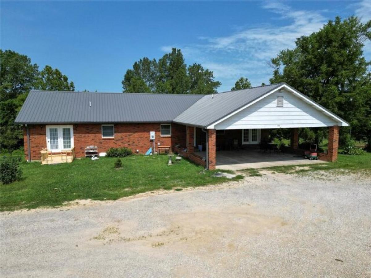 Picture of Home For Sale in Elsberry, Missouri, United States