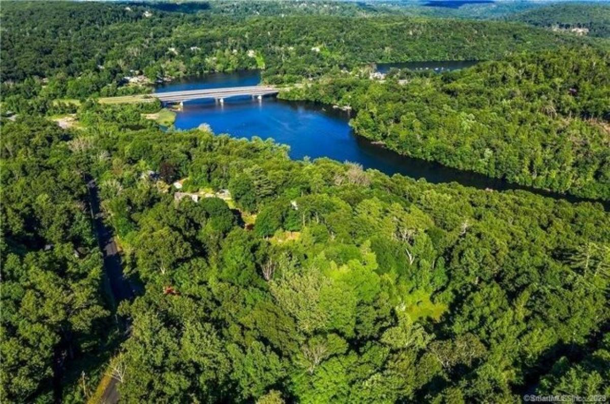 Picture of Residential Land For Sale in Southbury, Connecticut, United States