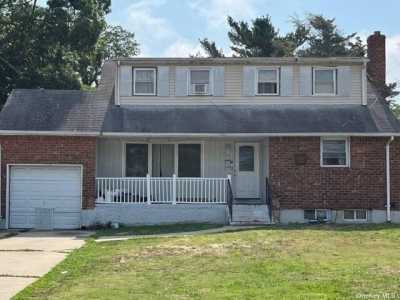 Home For Sale in Amityville, New York