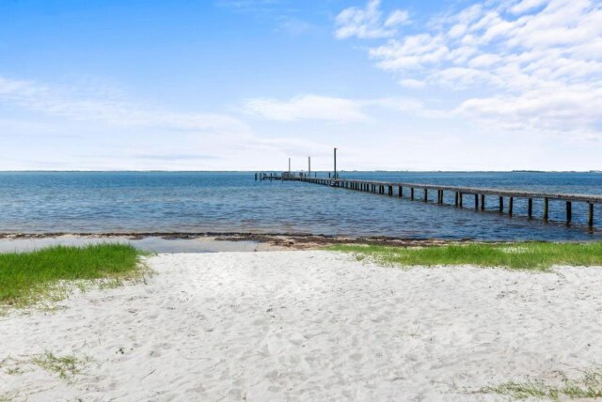 Picture of Residential Land For Sale in Gulf Breeze, Florida, United States