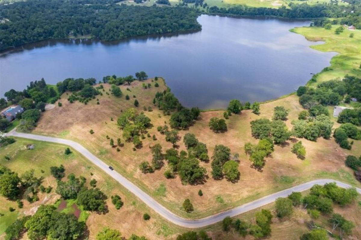 Picture of Residential Land For Sale in Mount Pleasant, Texas, United States