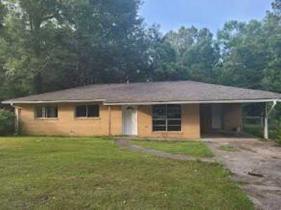 Home For Sale in Columbia, Mississippi