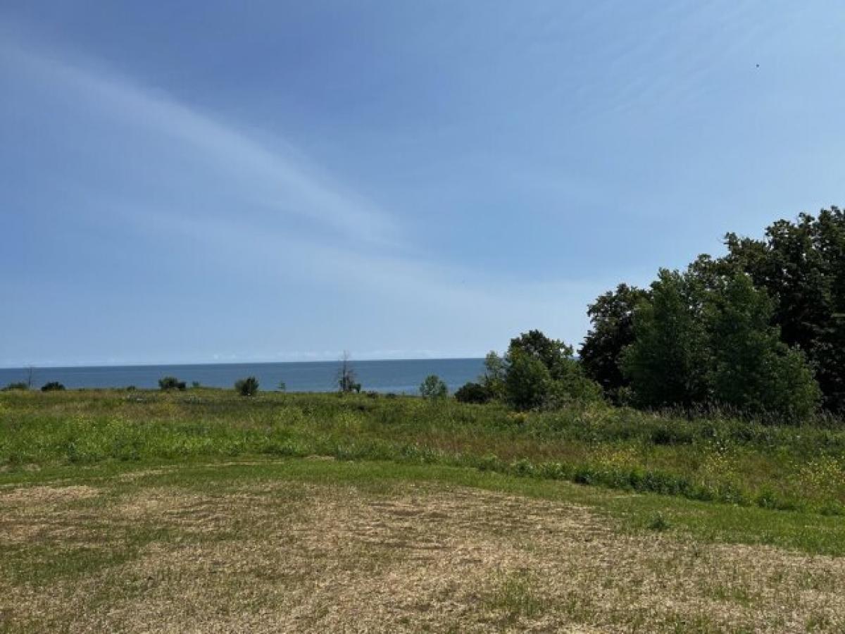 Picture of Residential Land For Sale in Port Washington, Wisconsin, United States