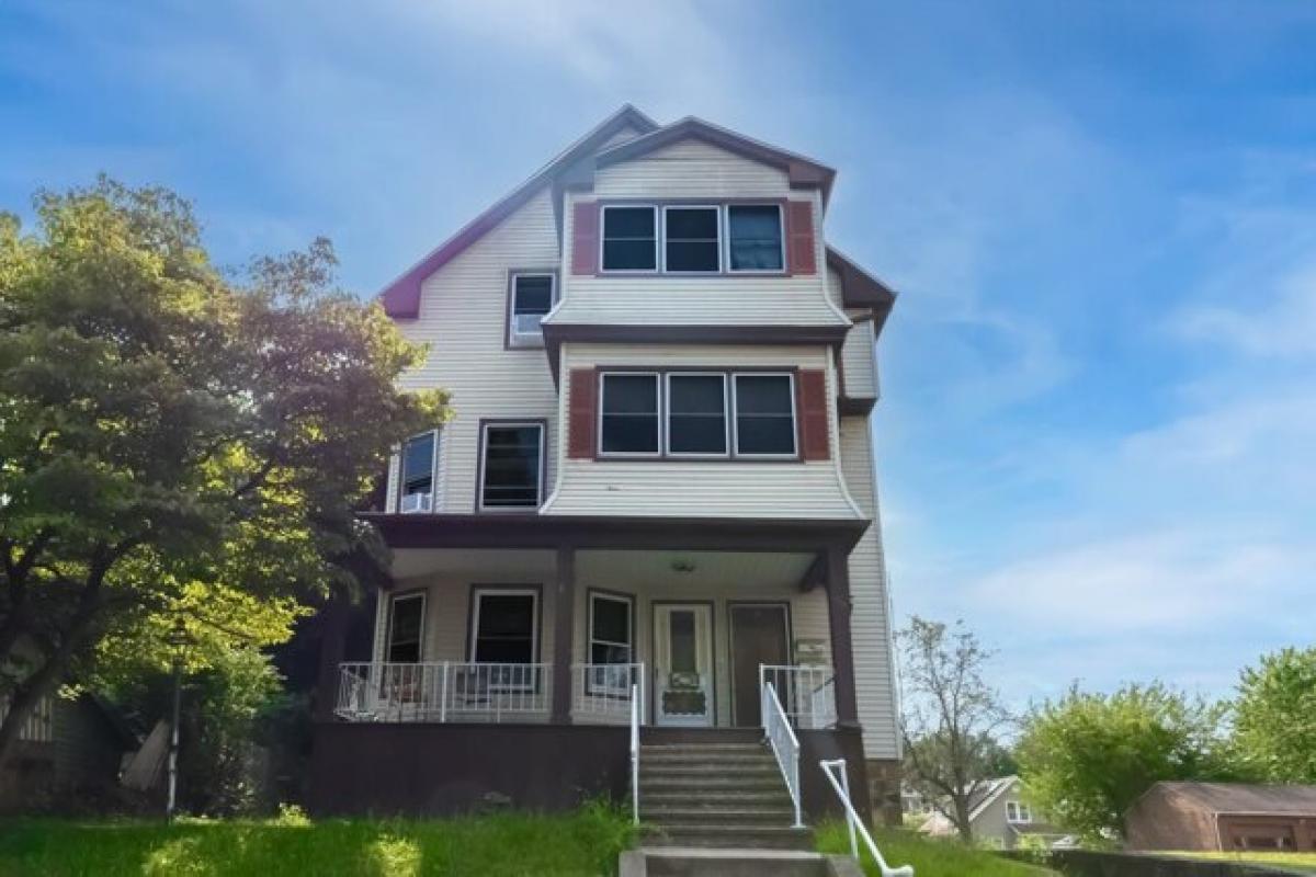 Picture of Home For Sale in New Britain, Connecticut, United States