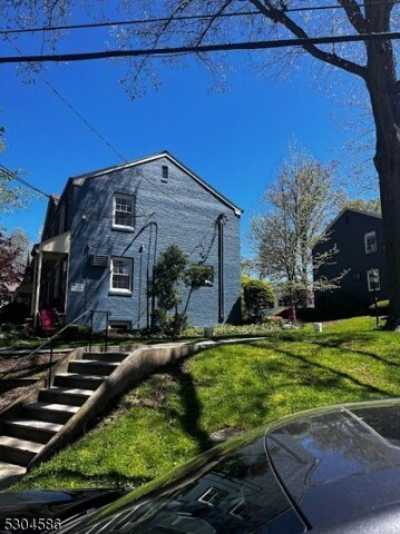 Home For Rent in Cranford, New Jersey