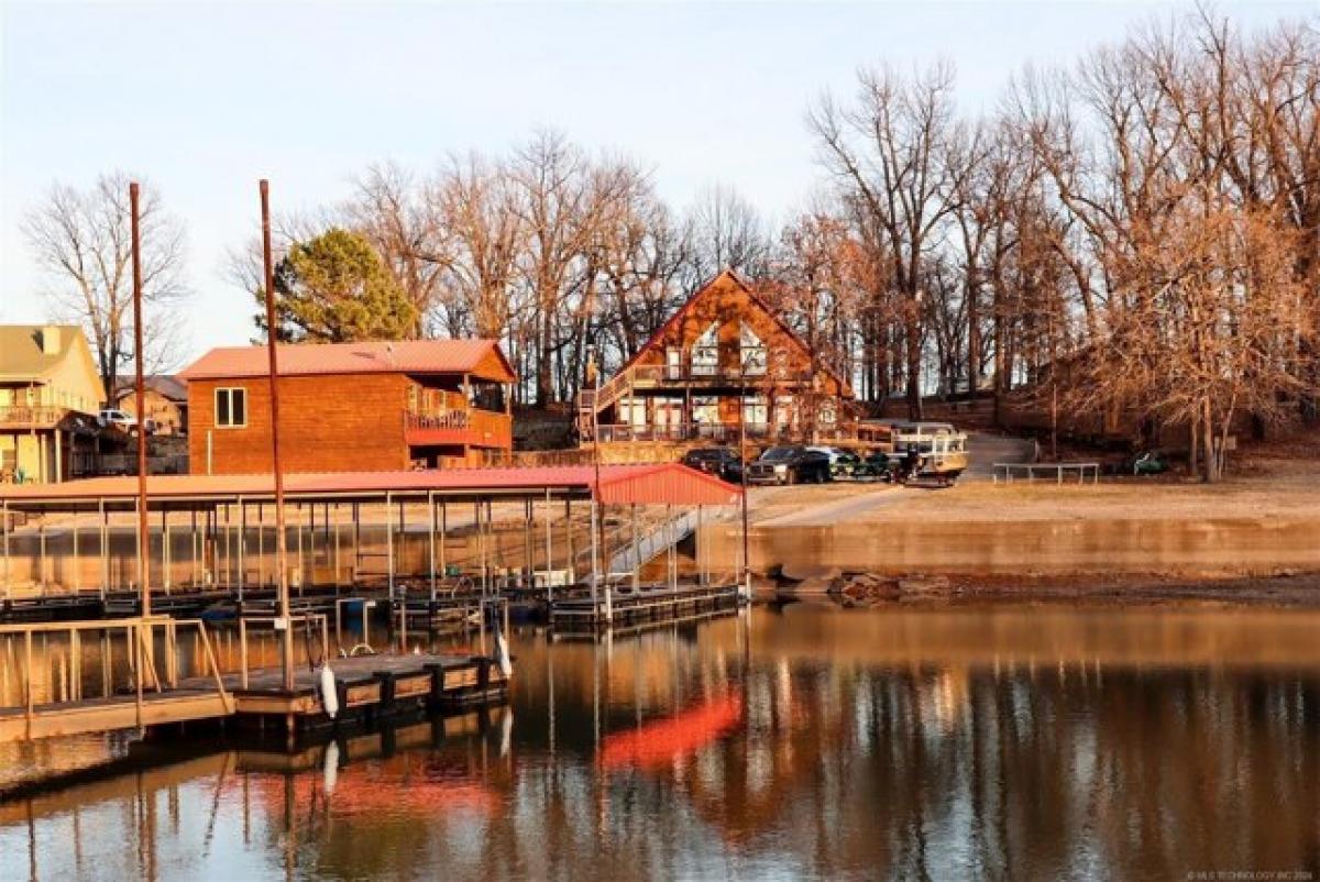 Picture of Home For Sale in Eufaula, Oklahoma, United States