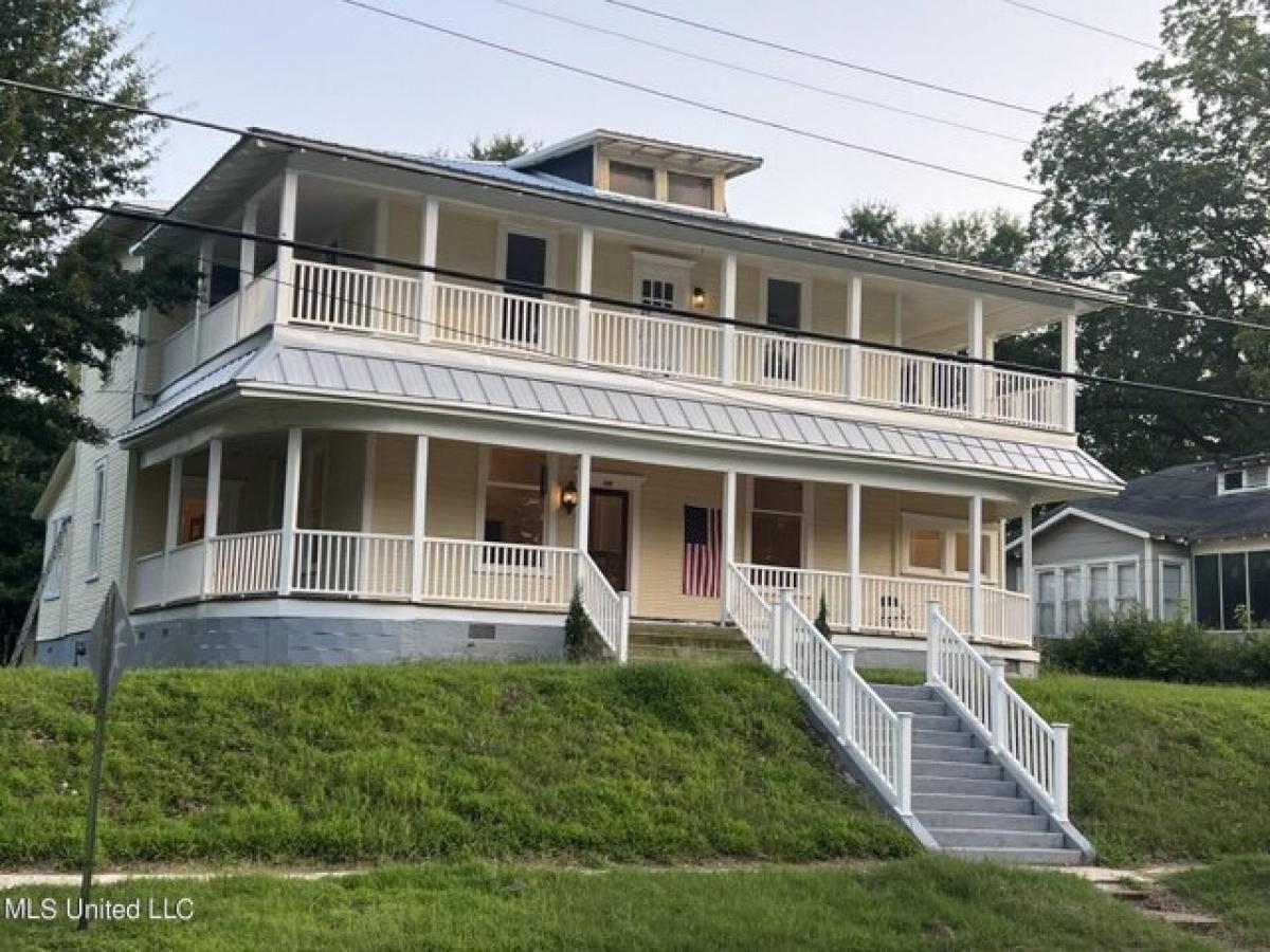 Picture of Home For Sale in Water Valley, Mississippi, United States