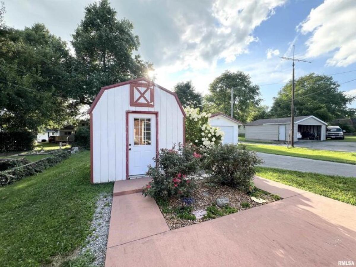 Picture of Home For Sale in West Frankfort, Illinois, United States