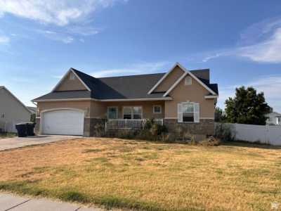 Home For Sale in Clinton, Utah