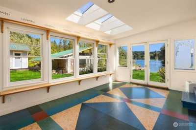 Home For Sale in Bainbridge Island, Washington