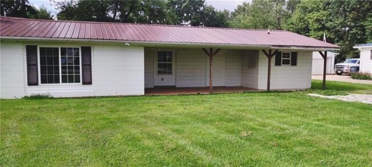 Picture of Home For Sale in Teutopolis, Illinois, United States