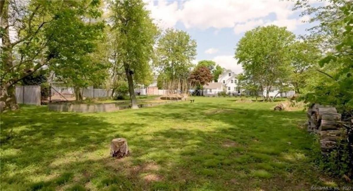 Picture of Residential Land For Sale in Fairfield, Connecticut, United States