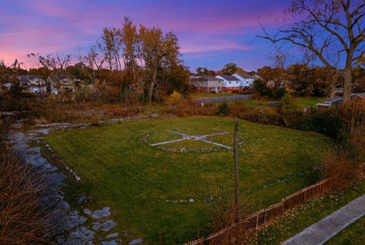 Picture of Residential Land For Sale in Blue Island, Illinois, United States