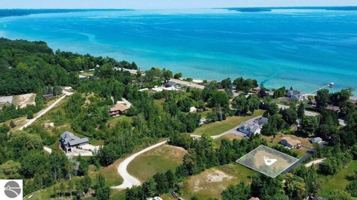 Picture of Residential Land For Sale in Traverse City, Michigan, United States