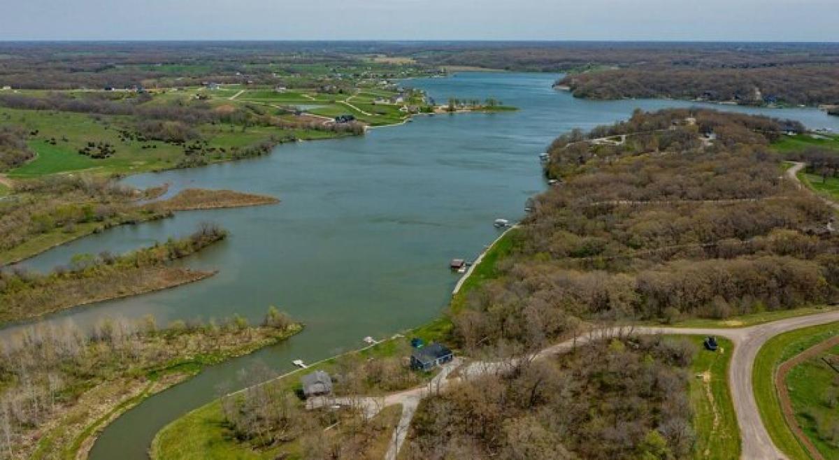 Picture of Residential Land For Sale in Moravia, Iowa, United States