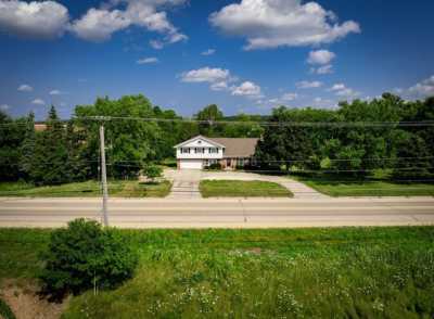 Home For Sale in Hartland, Wisconsin