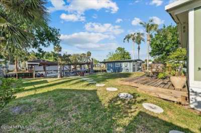 Home For Sale in Satsuma, Florida