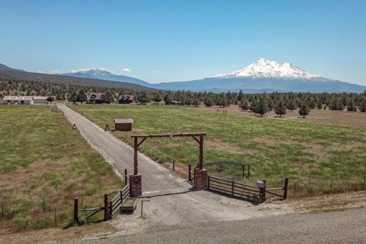 Picture of Home For Sale in Montague, California, United States