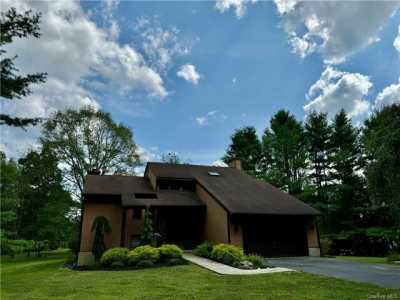 Home For Sale in Campbell Hall, New York