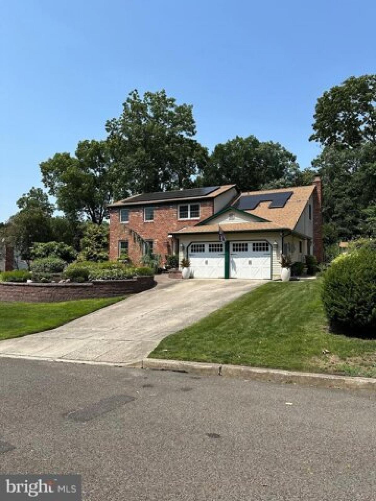 Picture of Home For Sale in Sewell, New Jersey, United States