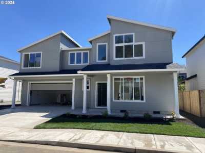 Home For Sale in Newberg, Oregon