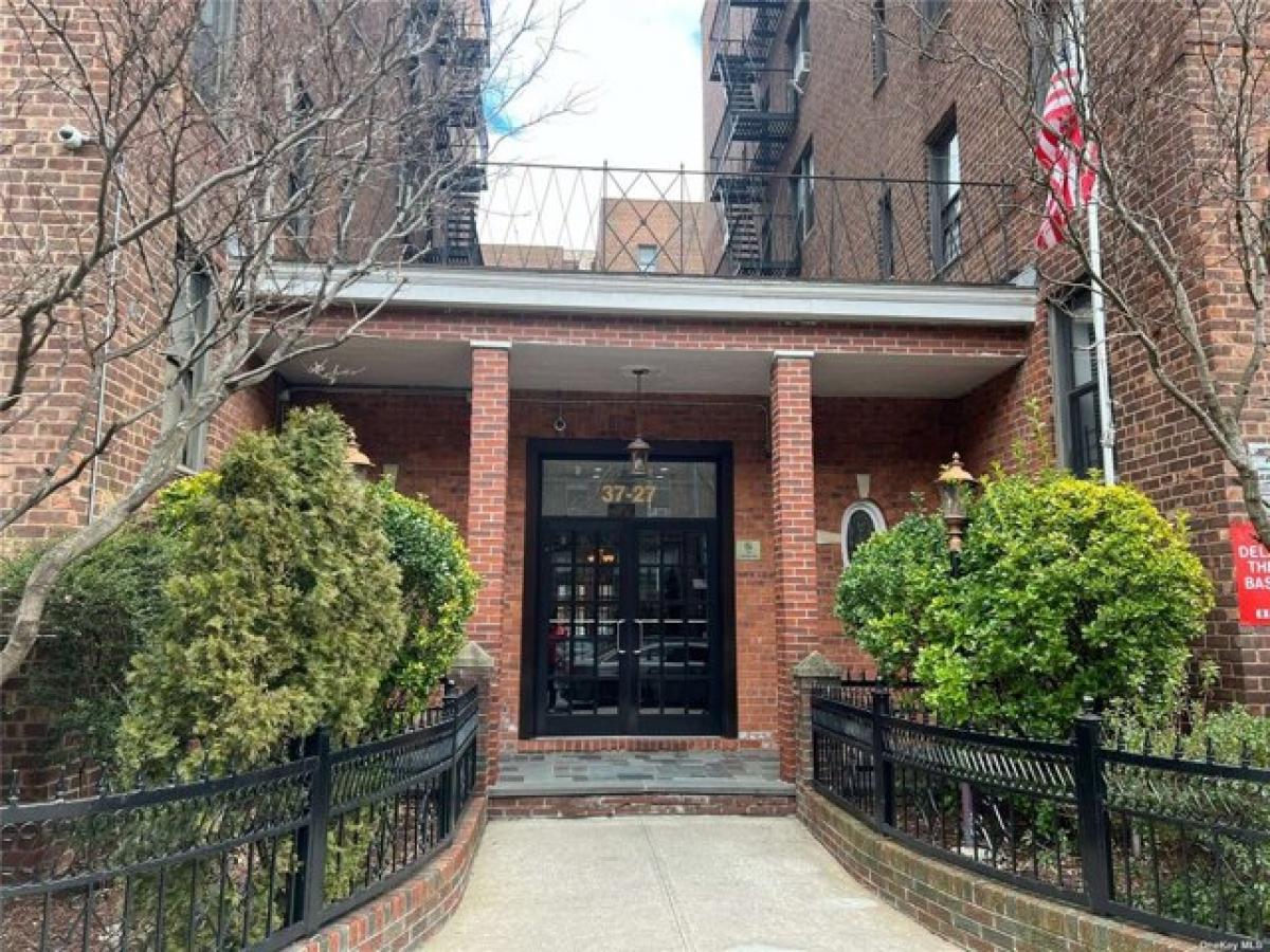 Picture of Home For Rent in Jackson Heights, New York, United States