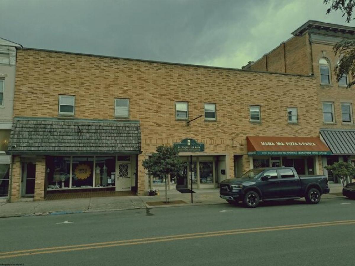 Picture of Home For Sale in Elkins, West Virginia, United States