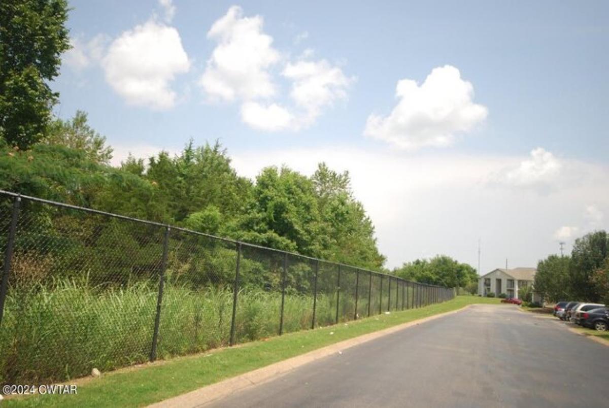 Picture of Residential Land For Sale in Jackson, Tennessee, United States