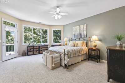 Home For Sale in Clackamas, Oregon