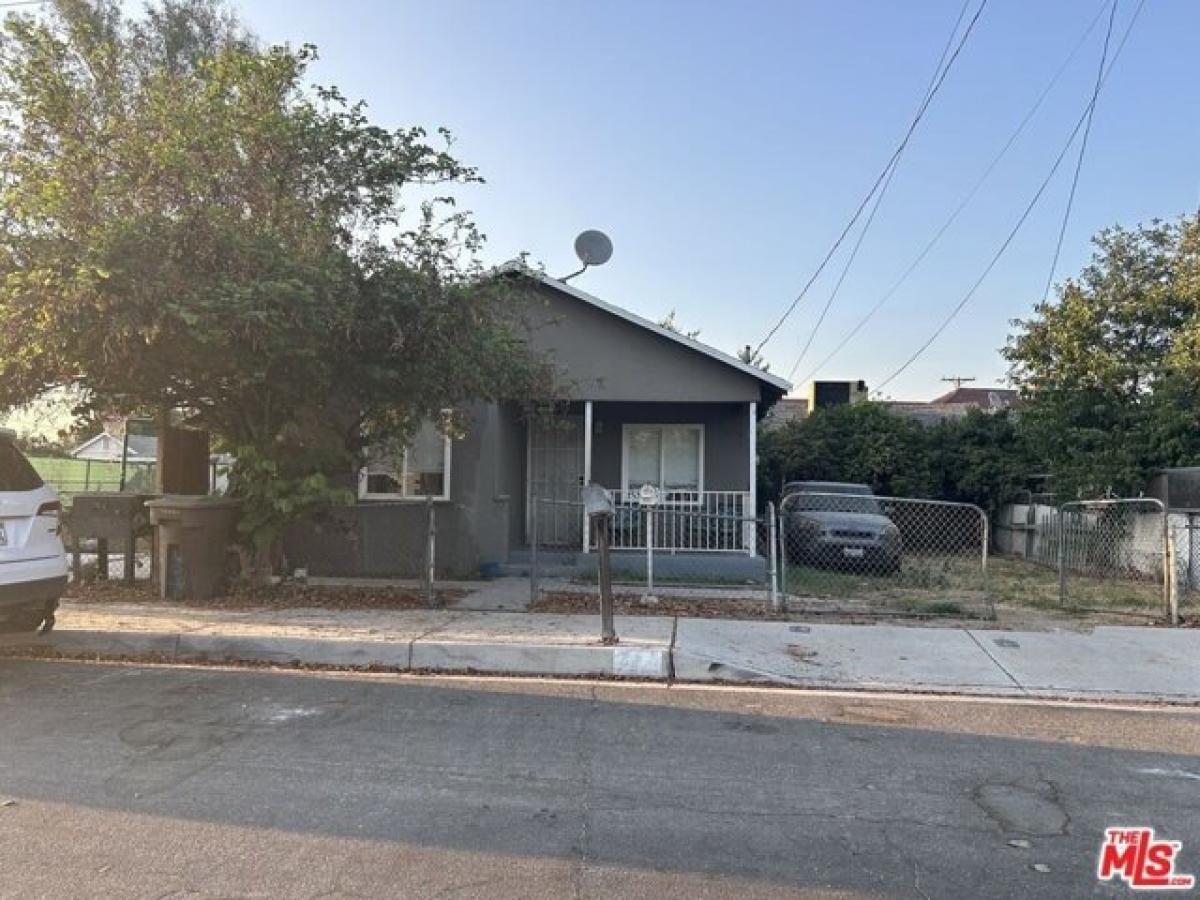 Picture of Home For Sale in Colton, California, United States