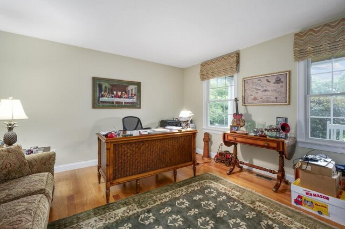 Picture of Home For Sale in East Sandwich, Massachusetts, United States